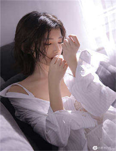 《女教师波多野结衣在线播放》