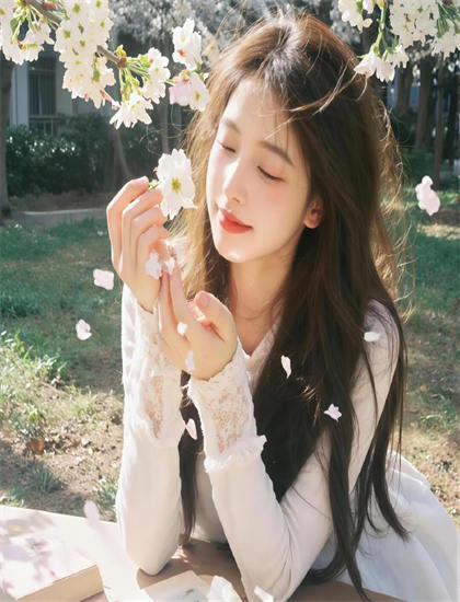 文化溯源：《失恋后女老板扶我青云志》广告的植入方式与商业平衡——看懂剧情的详细解析